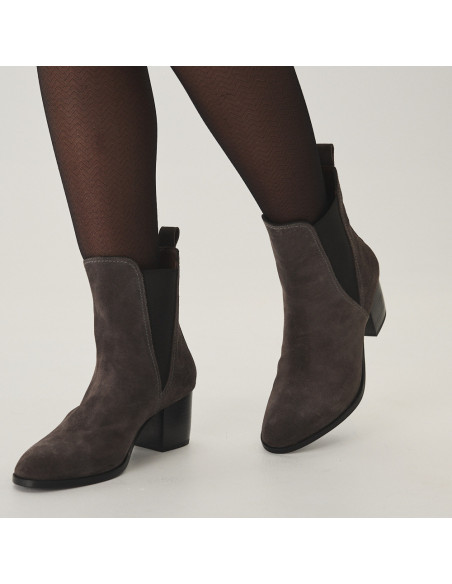 Marcela leather ankle boot in grey suede, perspective view, close-up - MONPIEL Marcela leather ankle boot in grey suede, perspective view, close-up - MONPIEL