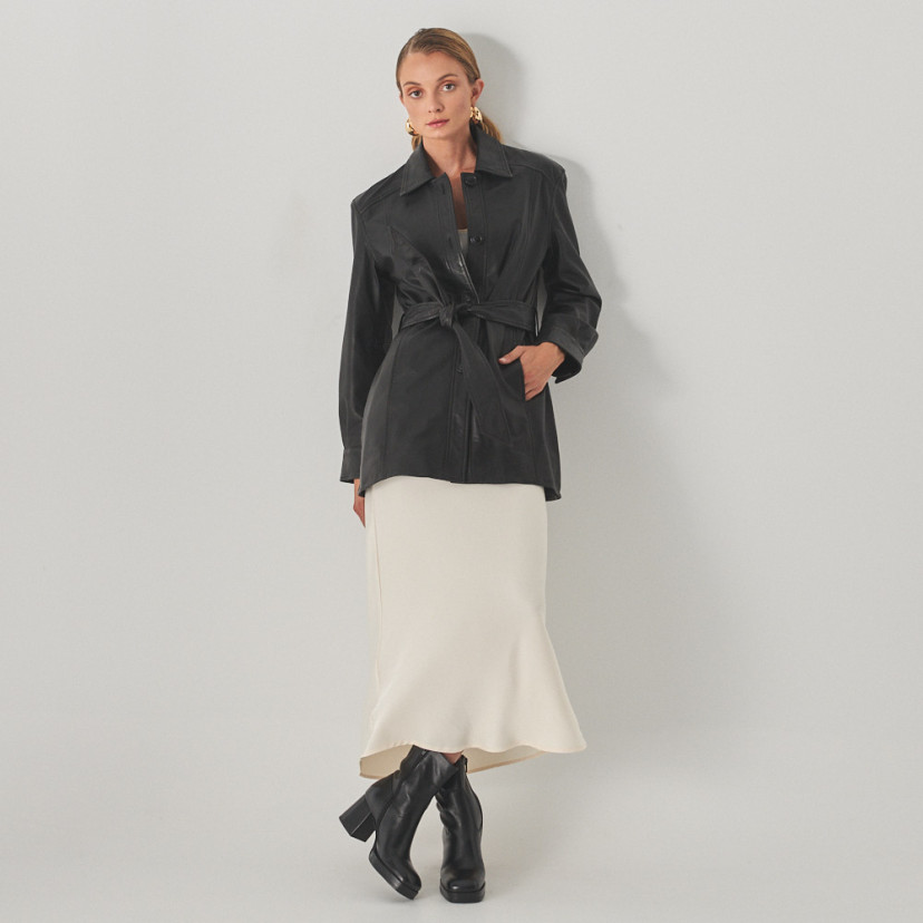 Black leather trench coat, front view, full shot - MONPIEL