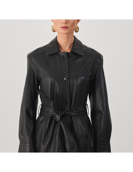 Black leather trench coat, front view, close-up of buttons and knot details - MONPIEL