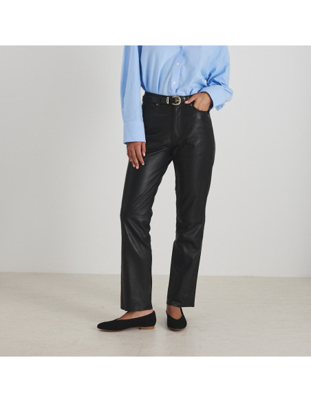 Black leather pants with front view, medium shot - MONPIEL