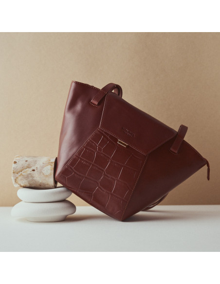 Bolso de piel mujer tote bag paris coco en color marrón con vista frontal inclinado - MONPIEL