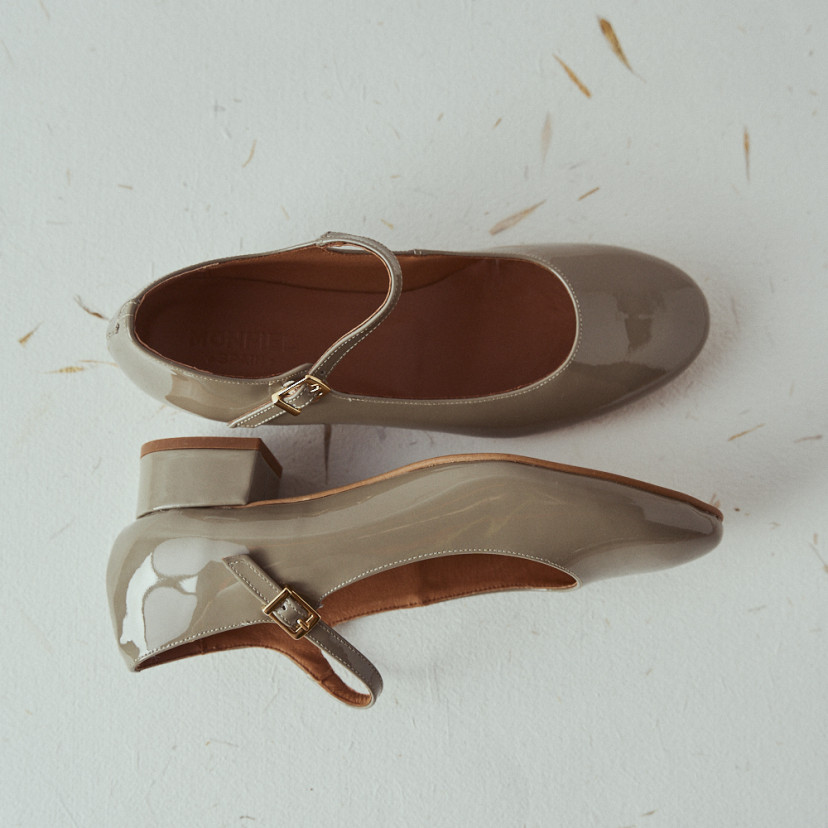 Women's patent leather Mary Jane in taupe with side and top-down front view - MONPIEL