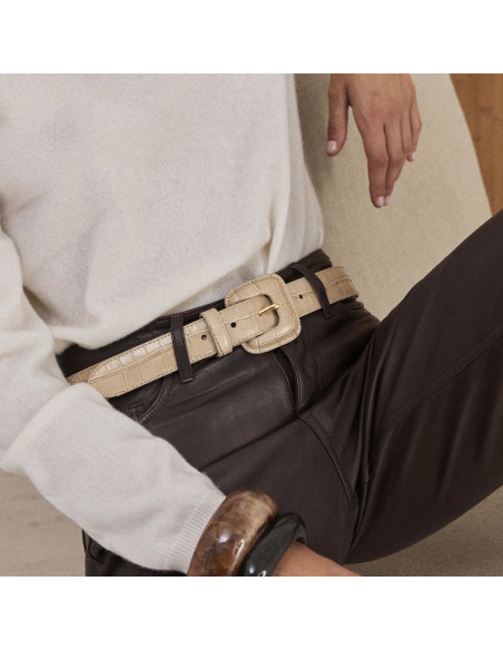 Women's Leather Belt with Covered Buckle