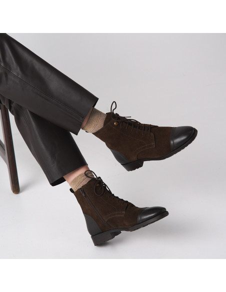 Bota Feminina com Cadarços Satur