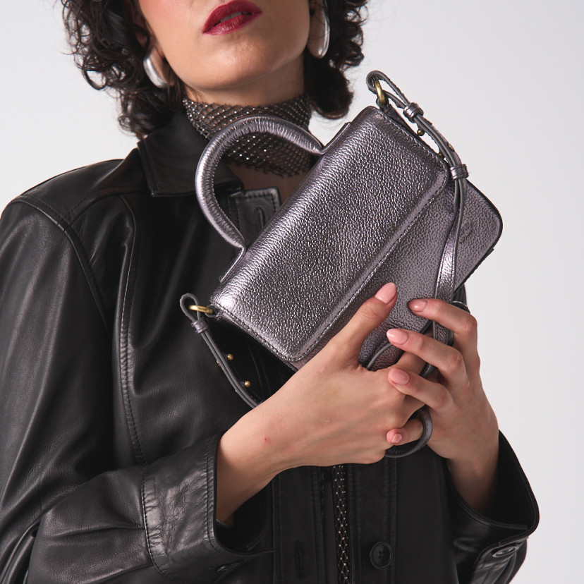 Bolsa Pequena de Couro Estruturada