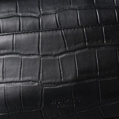 Sac bandoulière en cuir croco couleur cuir, avec anse portée à la main, vue de face - MONPIEL 2