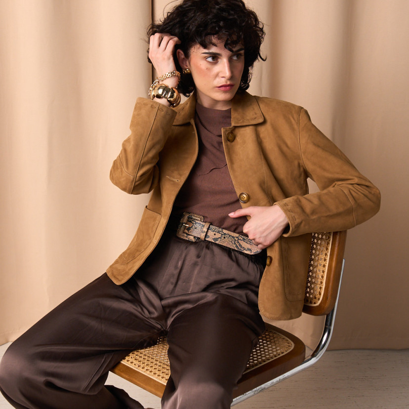 Wide leather belt with lined buckle