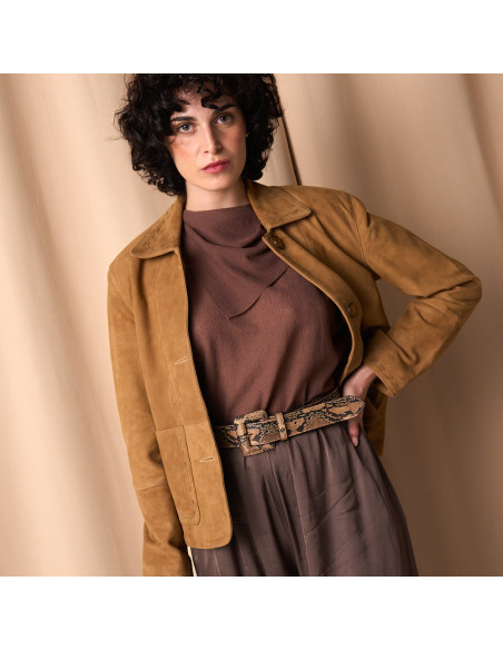 Wide leather belt with lined buckle