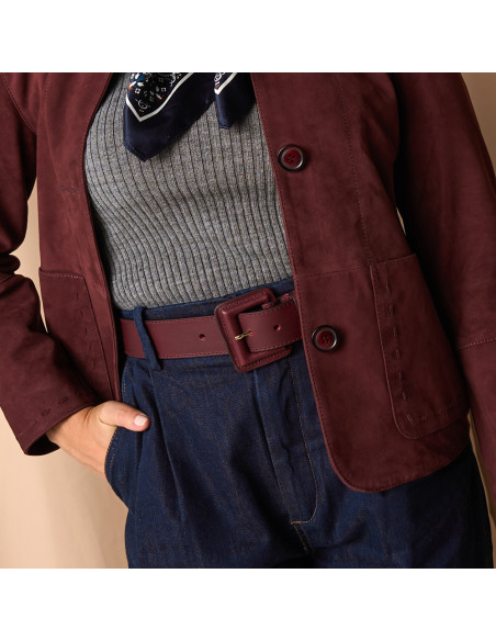 Wide women's leather belt with lined buckle