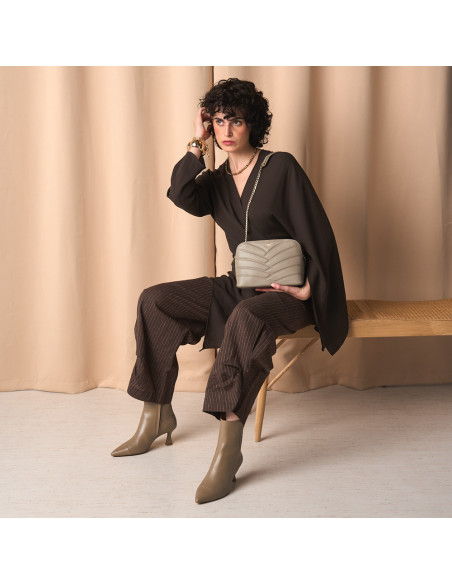 Sac matelassé en cuir avec chaîne dorée