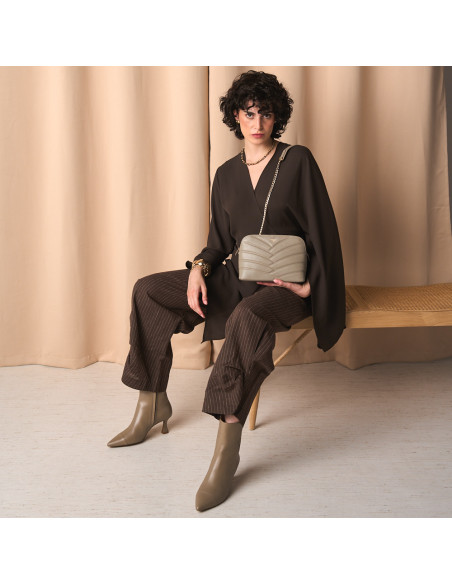 Bolso Acolchado de Piel con Cadena Oro