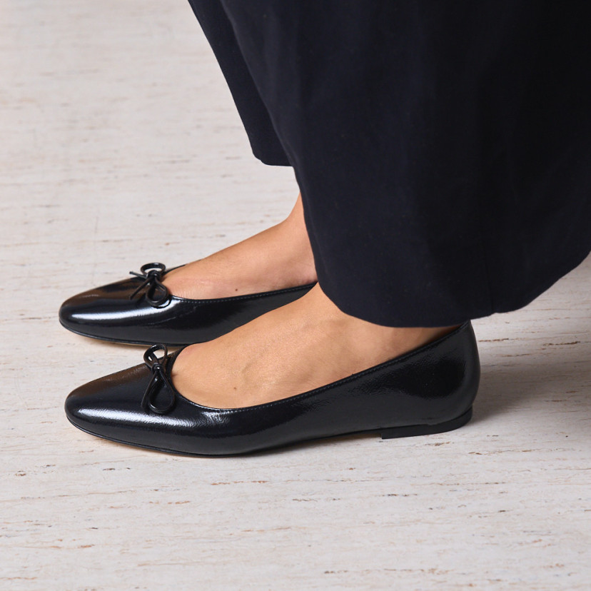 Manolita Pointed Toe Ballet Flat