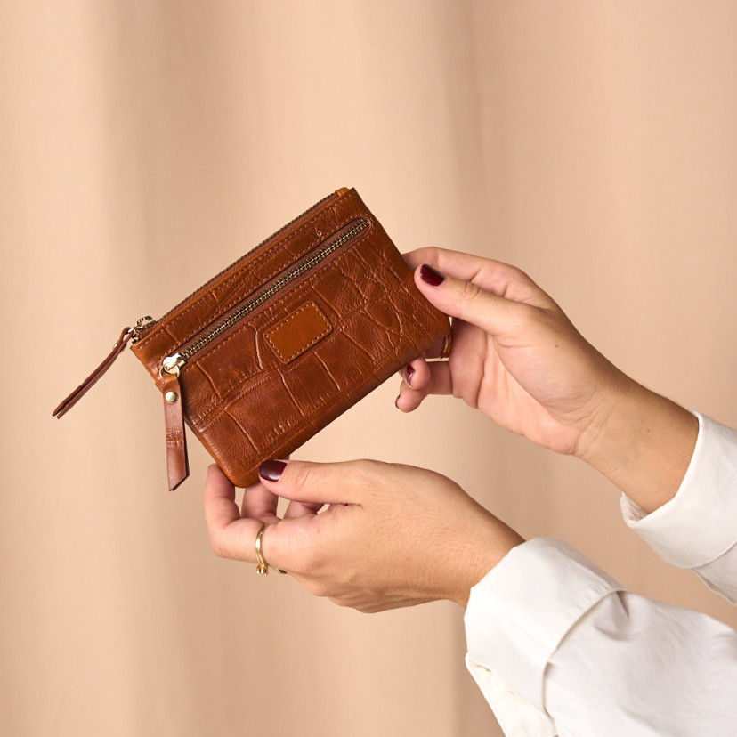 Porta-moedas Feminino de Couro com Bolso