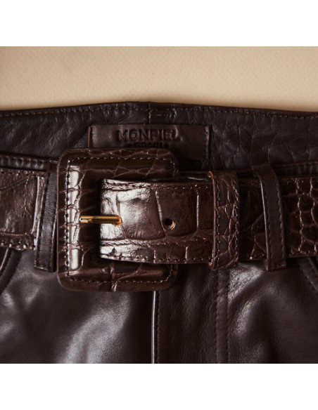 Wide leather belt with lined buckle