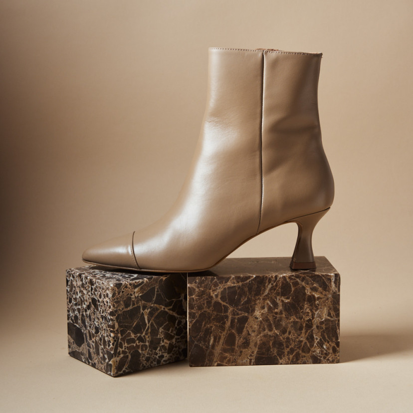 Bota de Ponteira Fina Jimena