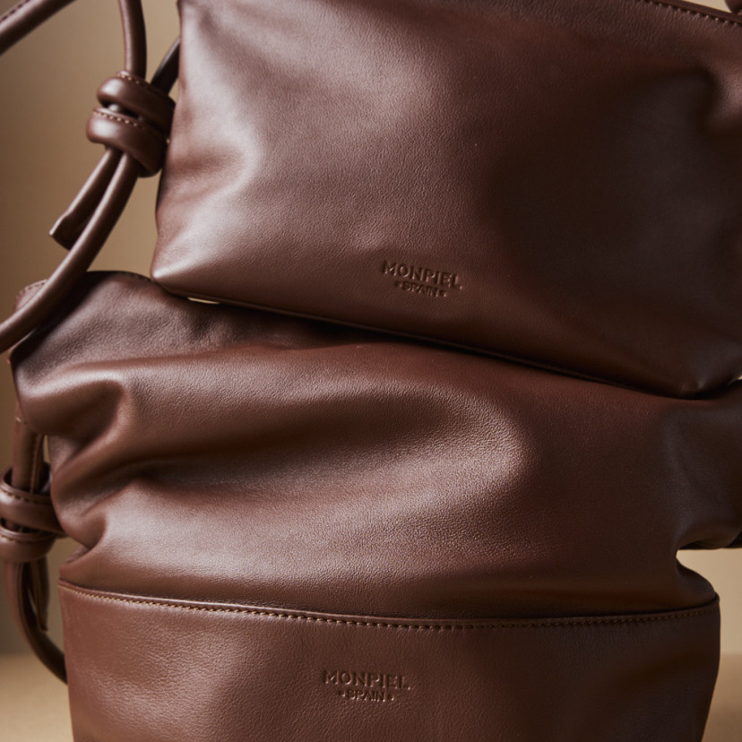Bolsa Hobo Grande com Nós