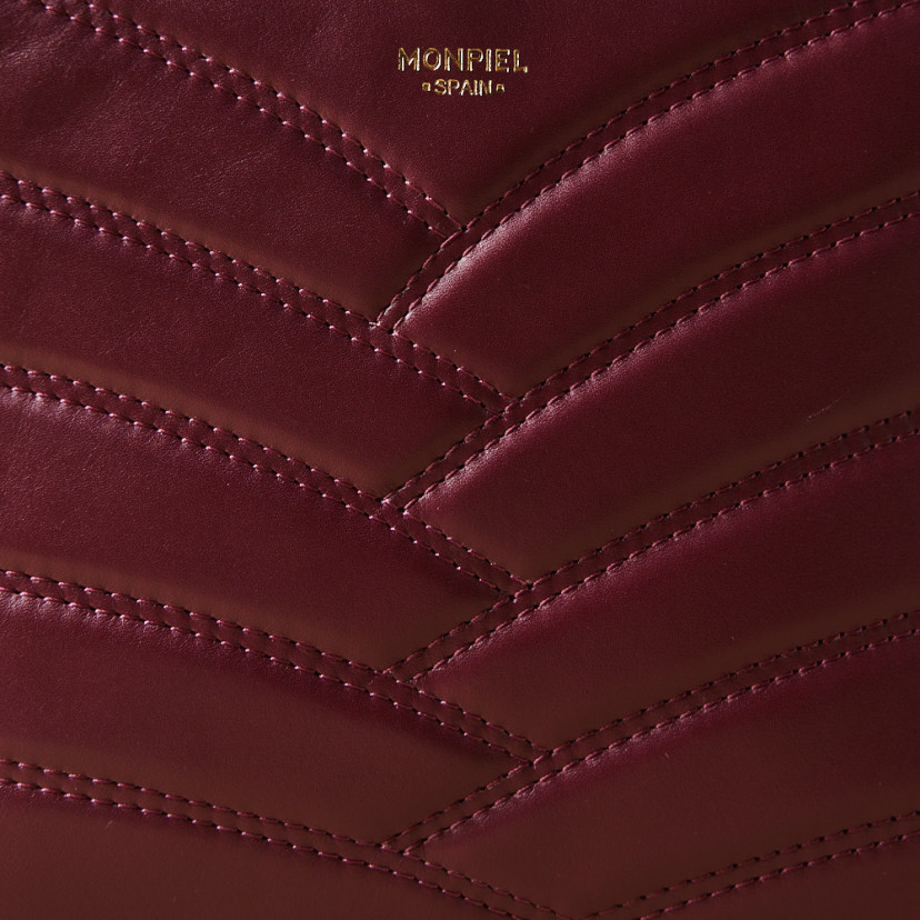 Quilted Leather Handbag with Gold Chain