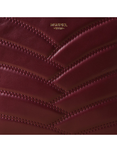 Gepolsterte Lederhandtasche mit Goldkette