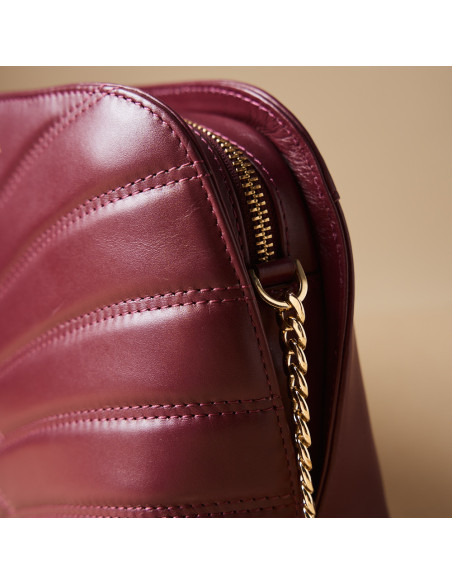 Sac matelassé en cuir avec chaîne dorée