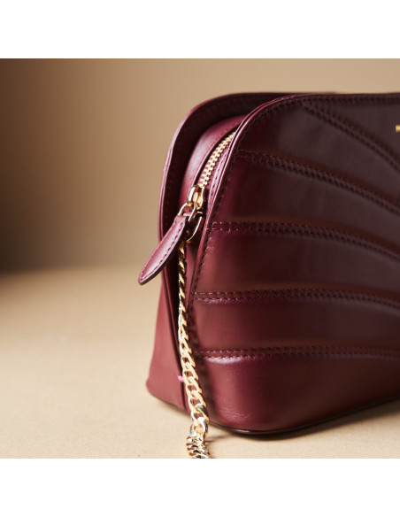 Sac matelassé en cuir avec chaîne dorée