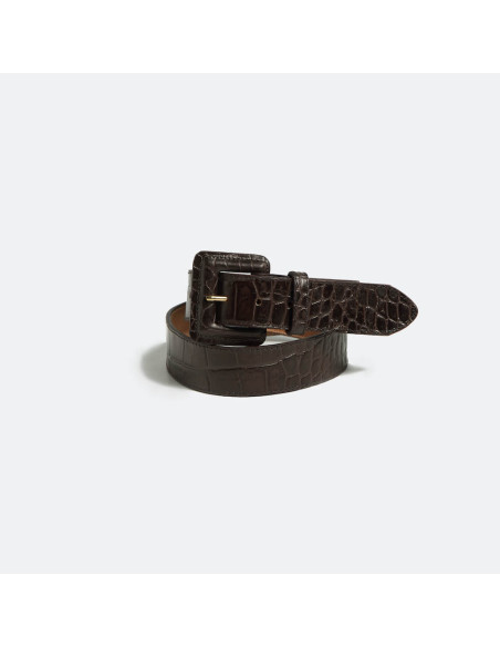 Wide leather belt with lined buckle