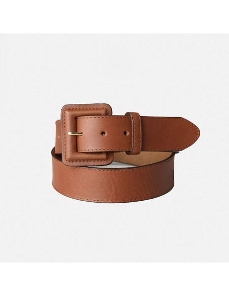 Wide women's leather belt with lined buckle