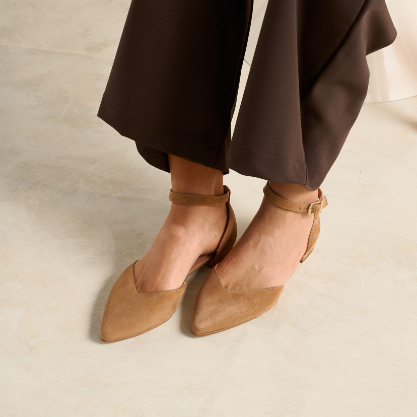 Mary Jane Scollo a V Emma