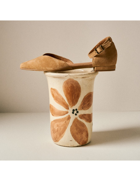 Mercedita Escote Pico Emma