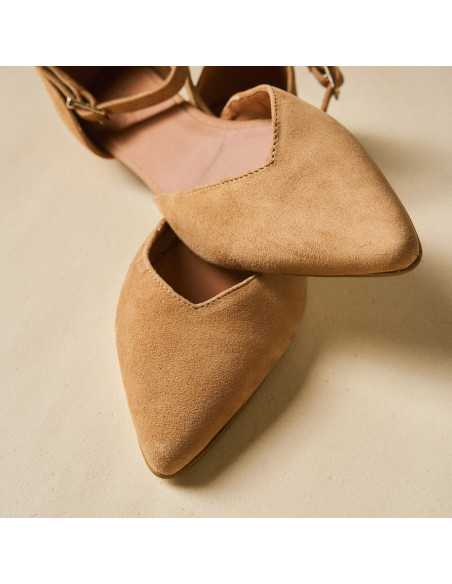 Mary Jane Scollo a V Emma