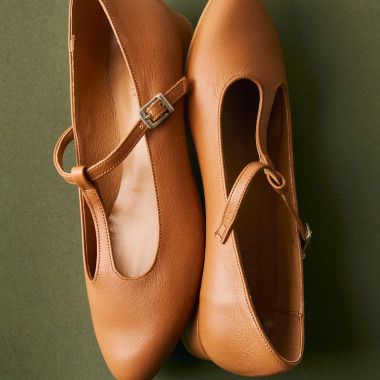 Women's Mary Janes Marieta in black leather, top-down and perspective view - MONPIEL 2