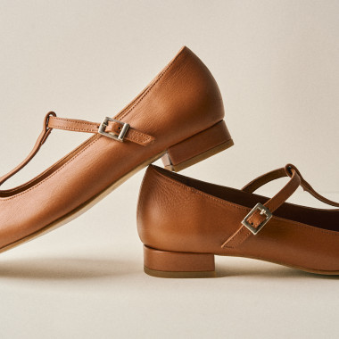 Women's Mary Janes Marieta in black leather, top-down and perspective view - MONPIEL 2