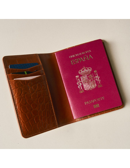 Porta Passaporto da Donna in Pelle