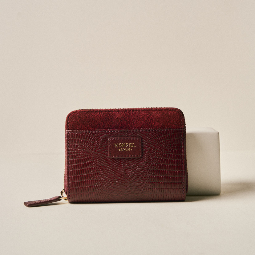 Women’s Small Leather Zip Wallet