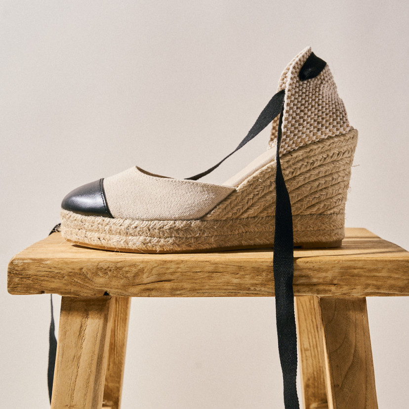 Leder-Espadrille mit Keilabsatz und Spitze in Creta