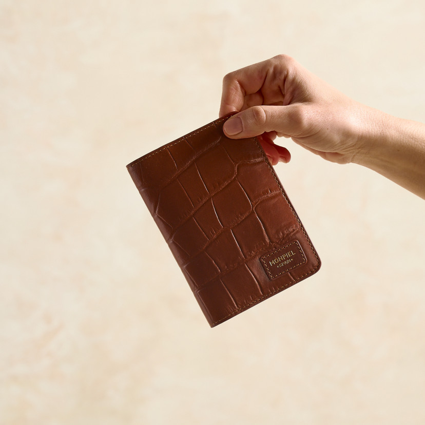 Women’s Leather Passport Holder