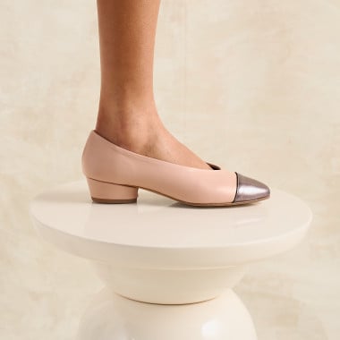 Ameliè Bicolor Pointed Heel Ballet Flat in pink and metallic pink on white stand in side profile view – MONPIEL