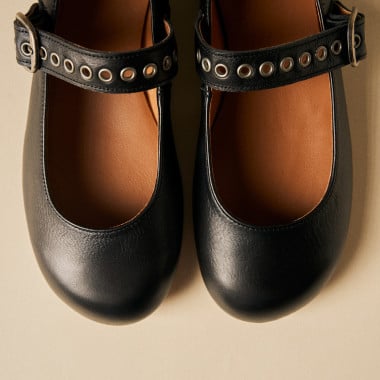 Mary Jane Barefoot Oli 2