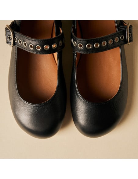 Mary Jane Barefoot Oli