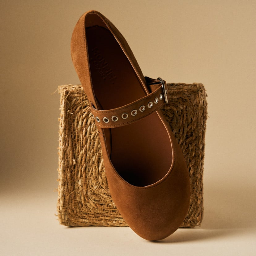 Mercedita Barefoot Oli