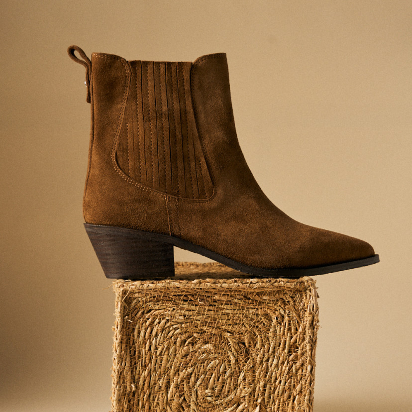 Vera Women’s Leather Cowboy Bootie