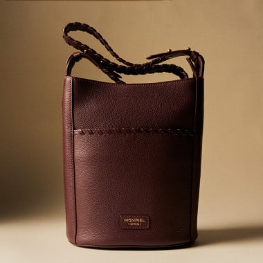 Champanera-Ledertasche mit Schulterriemen und Ziernähten 2