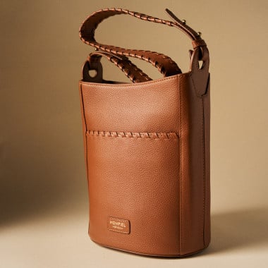 Champanera-Ledertasche mit Schulterriemen und Ziernähten 2