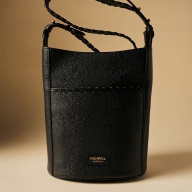 Champanera-Ledertasche mit Schulterriemen und Ziernähten