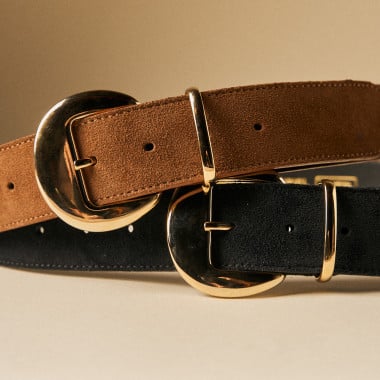 Ceinture femme en daim avec boucle et passant dorés