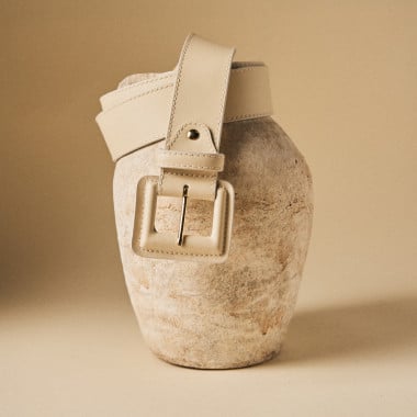 Cintura larga in pelle con fibbia foderata | MONPIEL 2