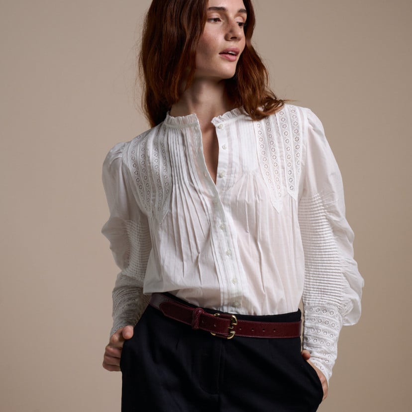 Women’s Leather Belt with Semi-Covered Buckle and Triple Keeper