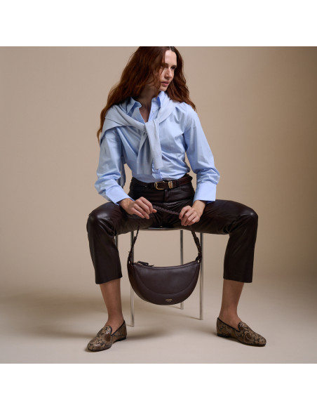Bolso Gaucho de piel con asa de costura