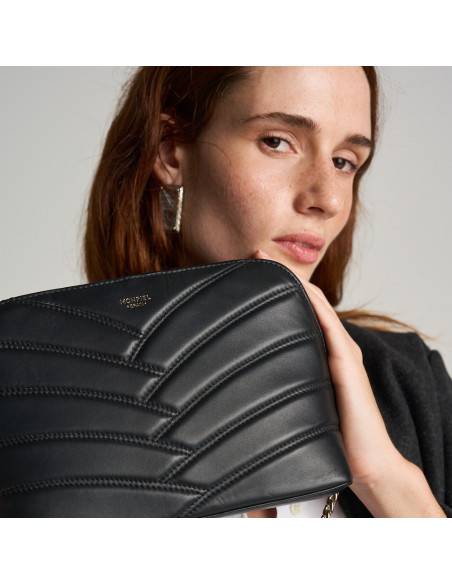 Gepolsterte Lederhandtasche mit Goldkette | MONPIEL