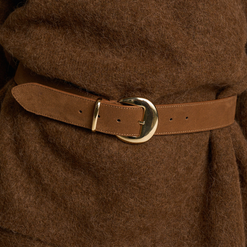 Cinturón de gamuza para mujer con hebilla y pasador dorados