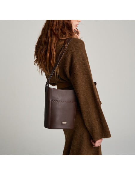 Champanera-Ledertasche mit Schulterriemen und Ziernähten